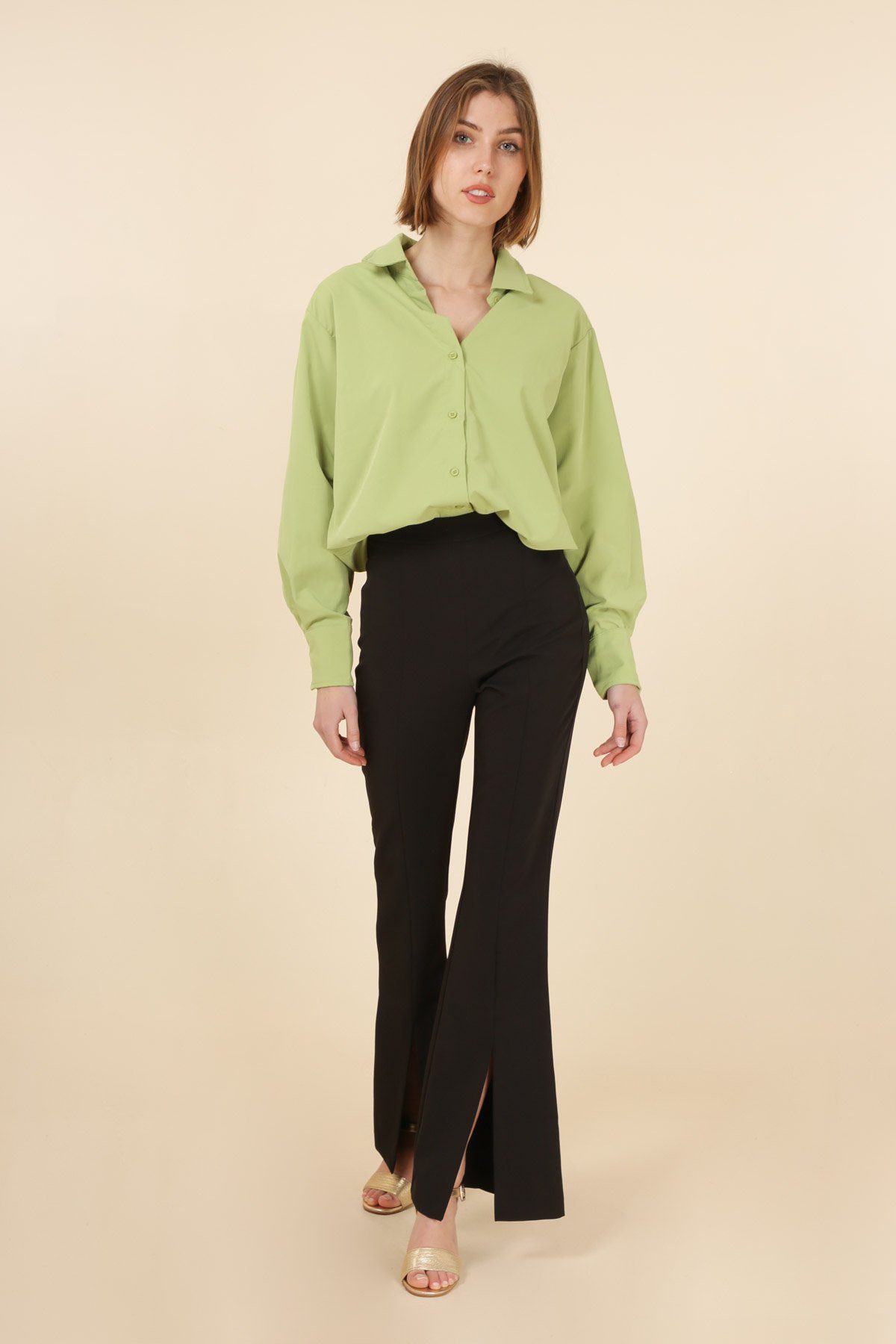 Pantalón negro abertura